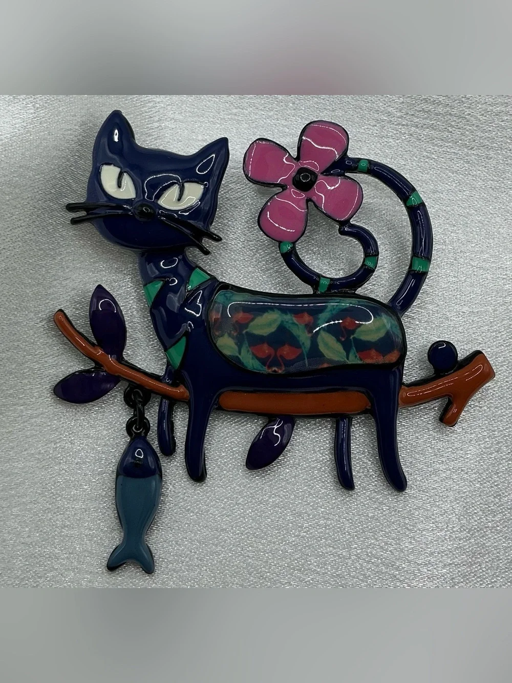 NAVY BLUE ENAMEL FLORAL BELLY CAT ON BRANCH WITH ARTICULATED FISH NWOT